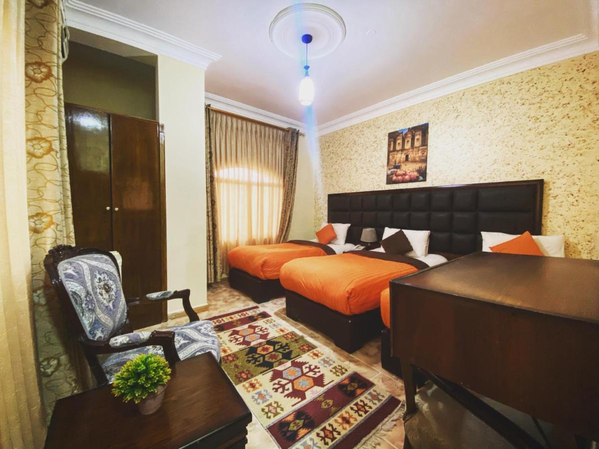 Anbat Midtown Hotel วาดี มูซา ภายนอก รูปภาพ