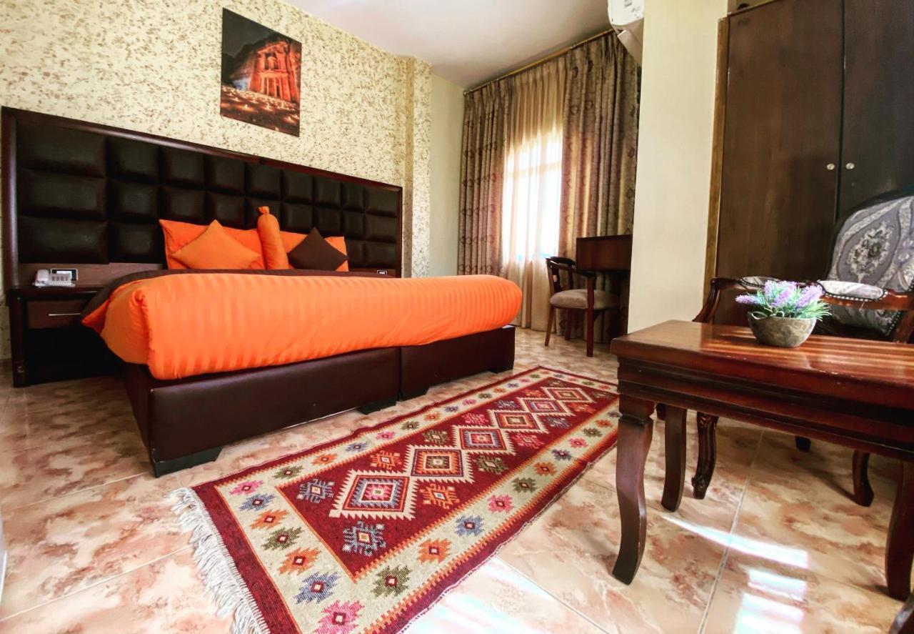 Anbat Midtown Hotel วาดี มูซา ภายนอก รูปภาพ