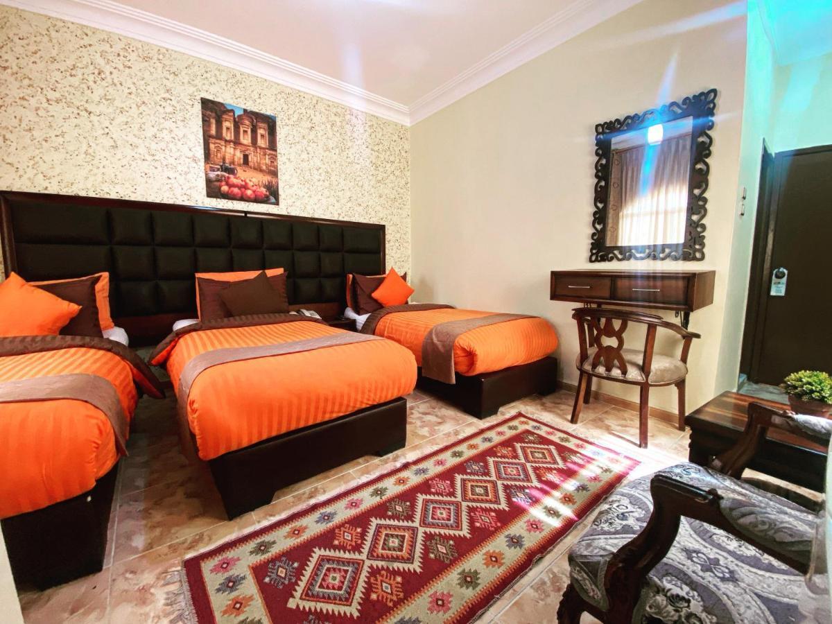 Anbat Midtown Hotel วาดี มูซา ภายนอก รูปภาพ