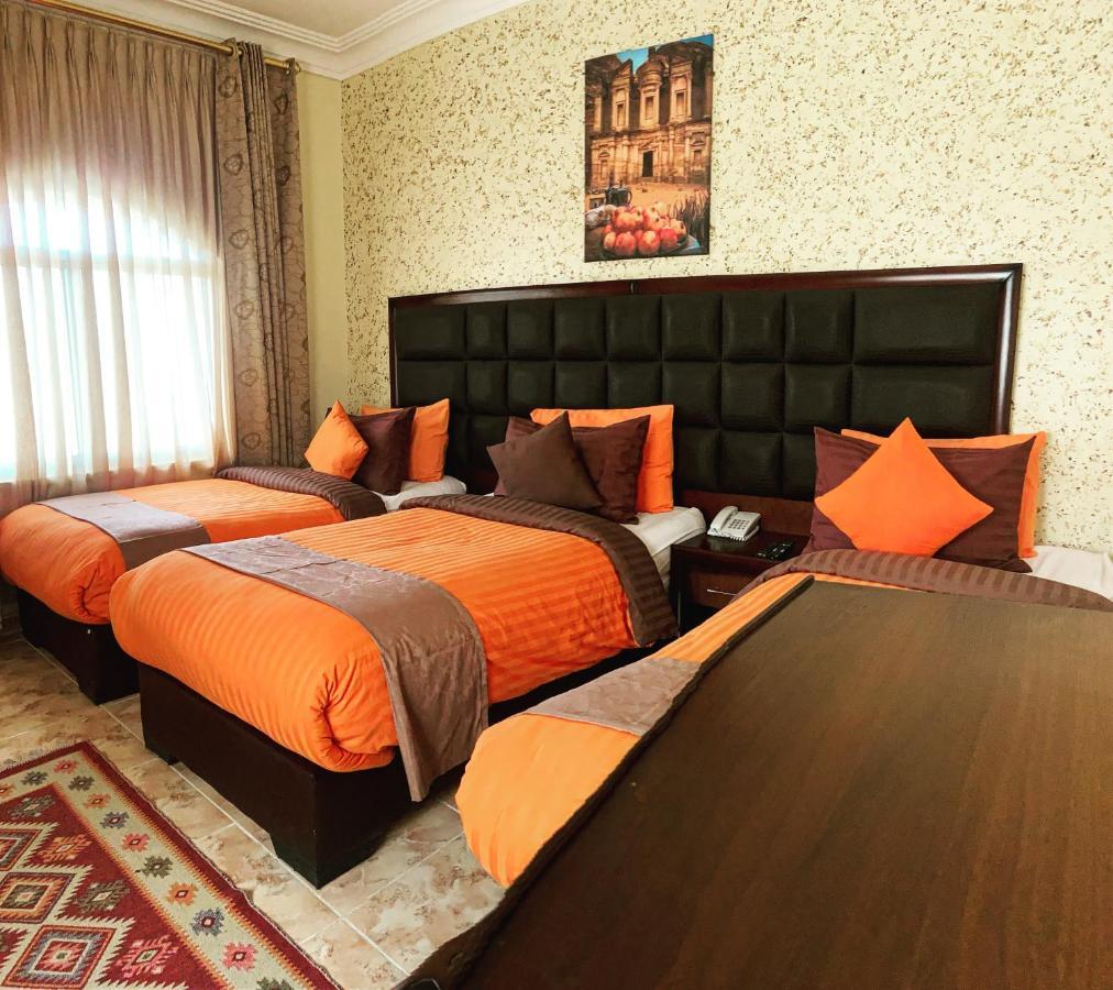 Anbat Midtown Hotel วาดี มูซา ภายนอก รูปภาพ