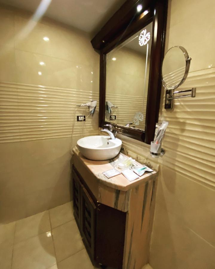 Anbat Midtown Hotel วาดี มูซา ภายนอก รูปภาพ