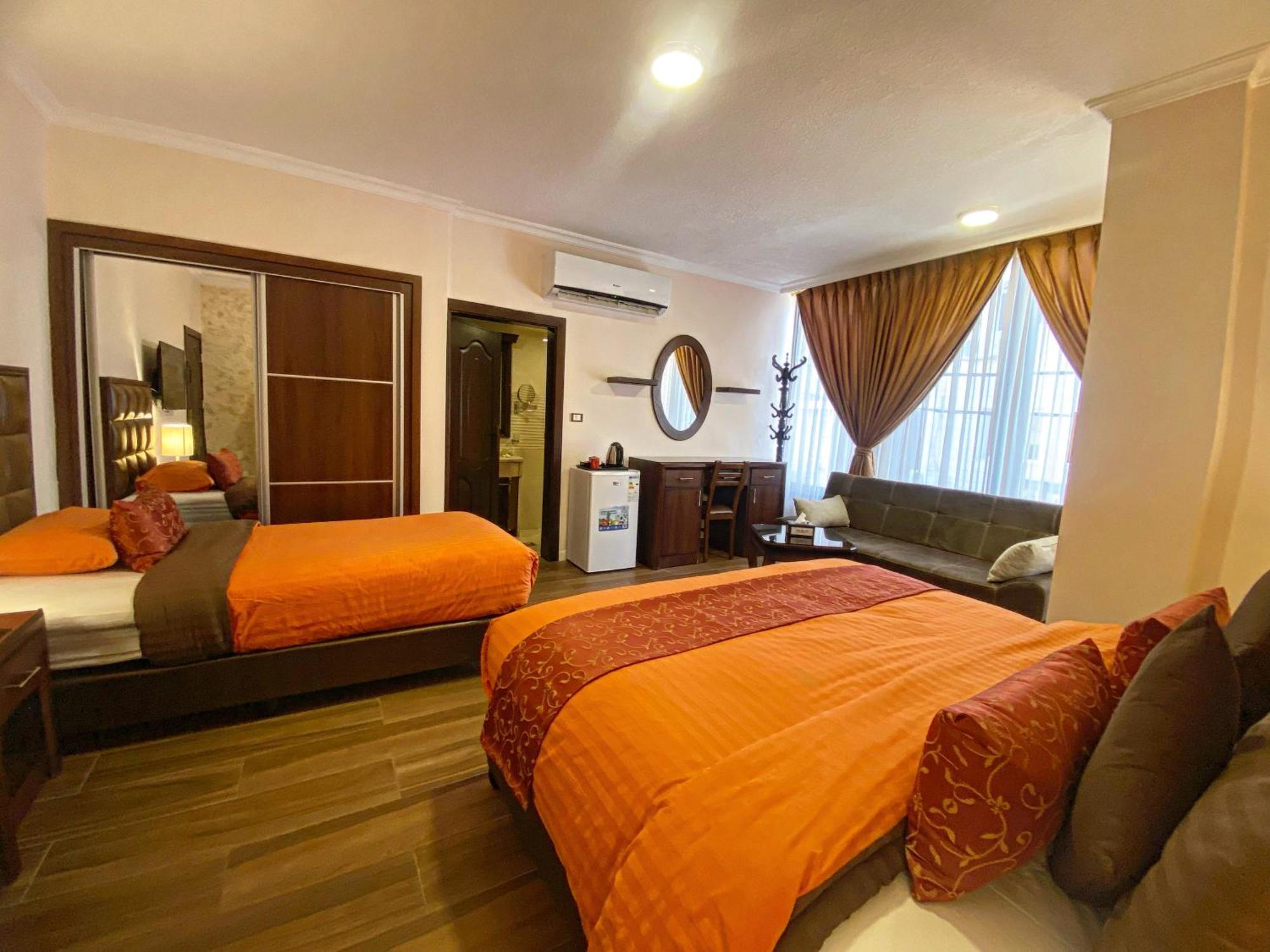 Anbat Midtown Hotel วาดี มูซา ภายนอก รูปภาพ
