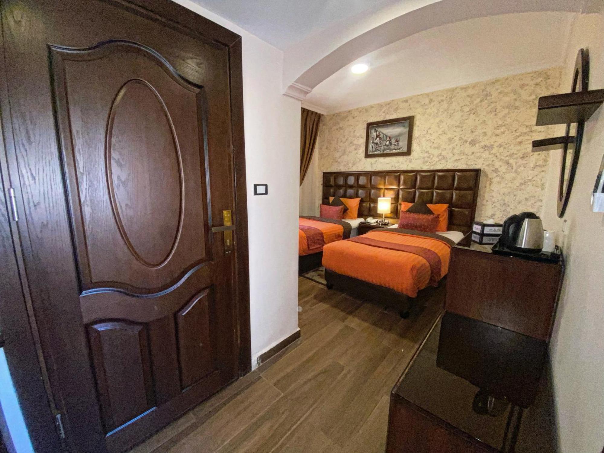 Anbat Midtown Hotel วาดี มูซา ภายนอก รูปภาพ