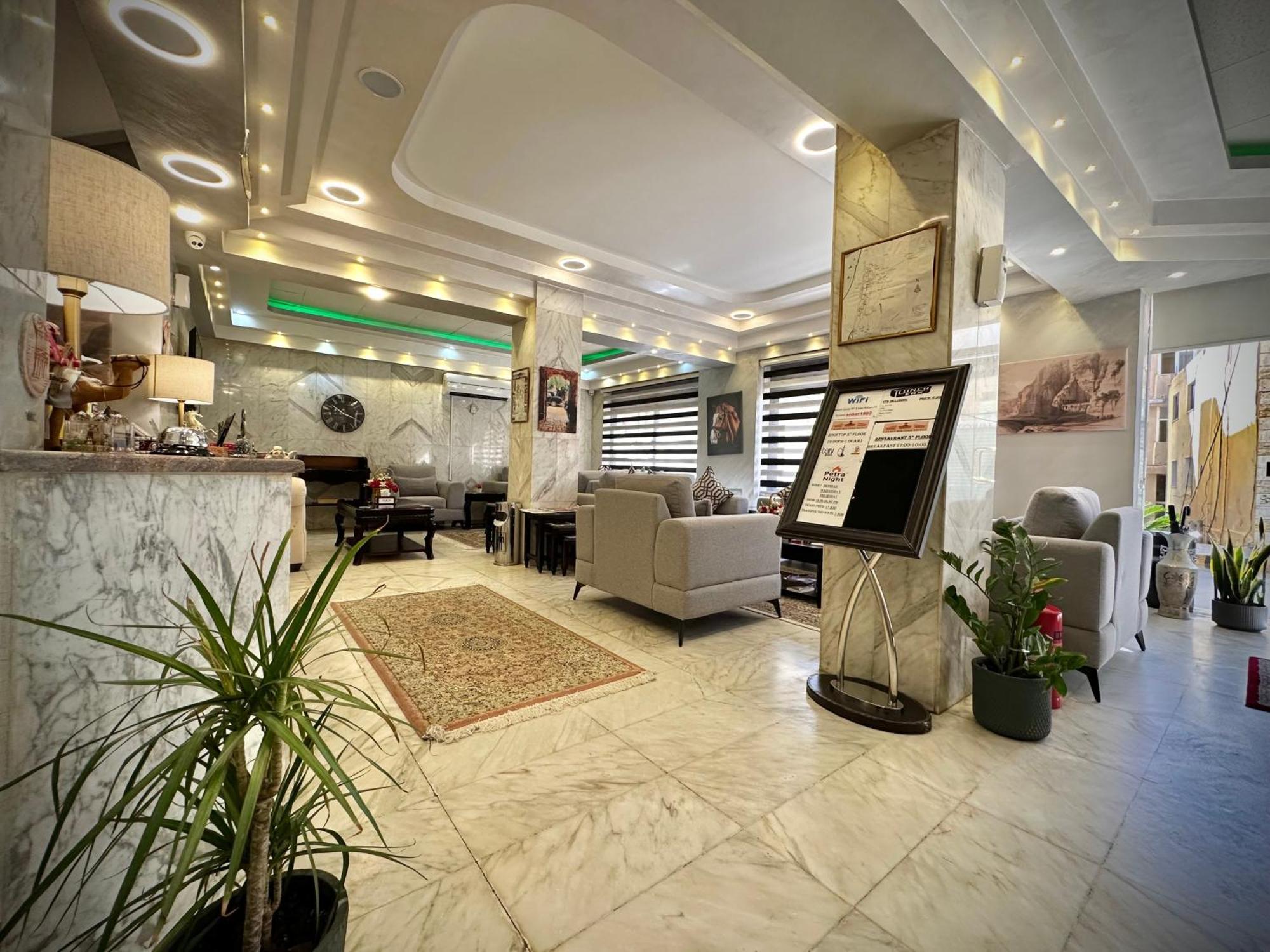 Anbat Midtown Hotel วาดี มูซา ภายนอก รูปภาพ